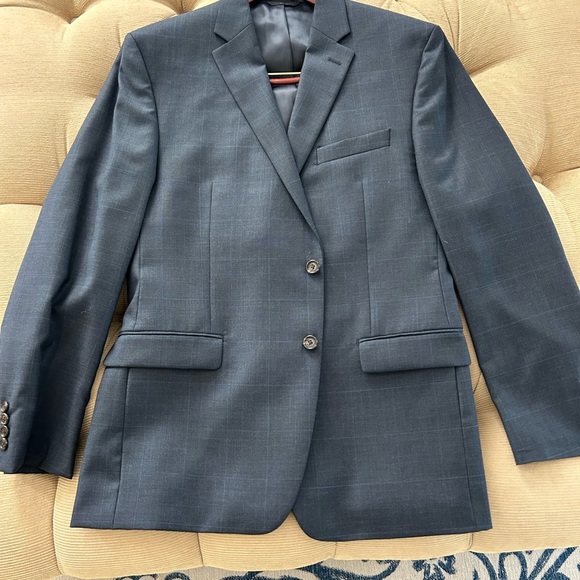 Suit coat and pants Ralph Lauren. 42r coat and 36/32 pants. Brand new never worn - Picture 1 of 6